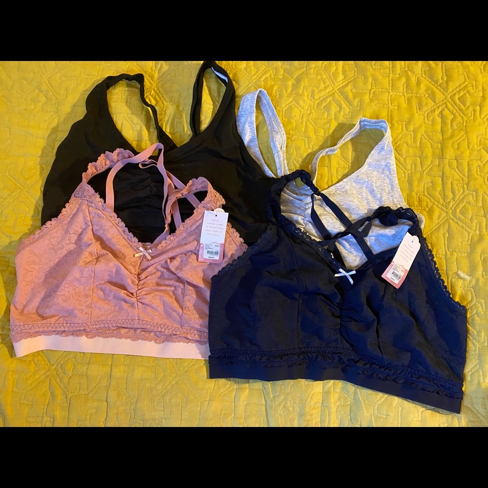 Lot of 4 Plus Size Wireless Bras